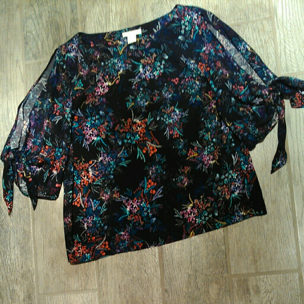 Floral Cold Shoulder Blouse